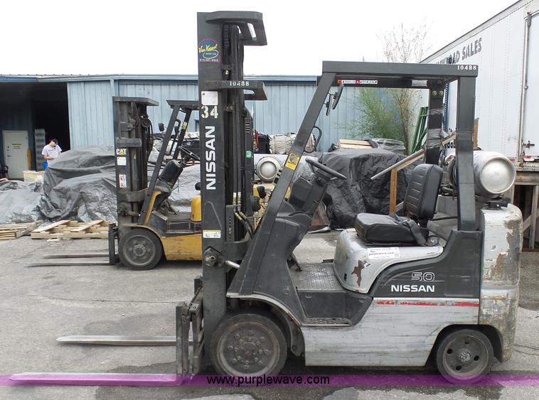 image for item L7025 Nissan 50 forklift