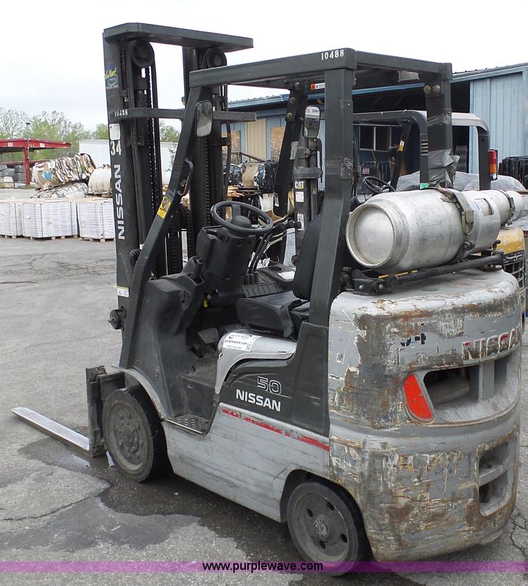image for item L7025 Nissan 50 forklift