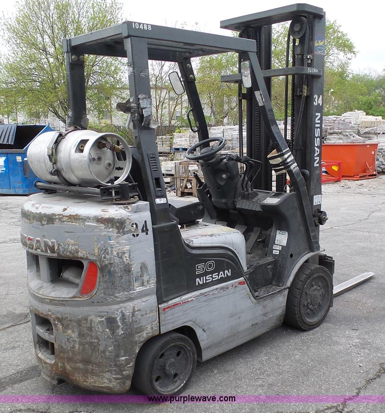 image for item L7025 Nissan 50 forklift