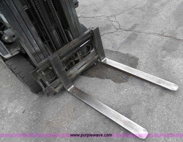 image for item L7025 Nissan 50 forklift