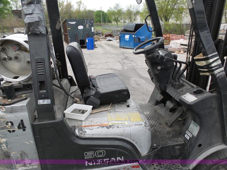 image for item L7025 Nissan 50 forklift