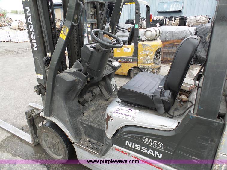 image for item L7025 Nissan 50 forklift