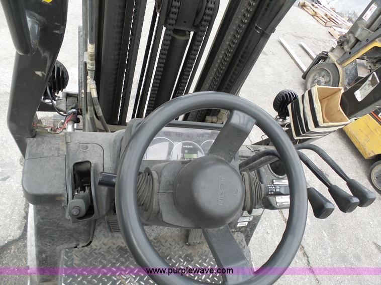 image for item L7025 Nissan 50 forklift