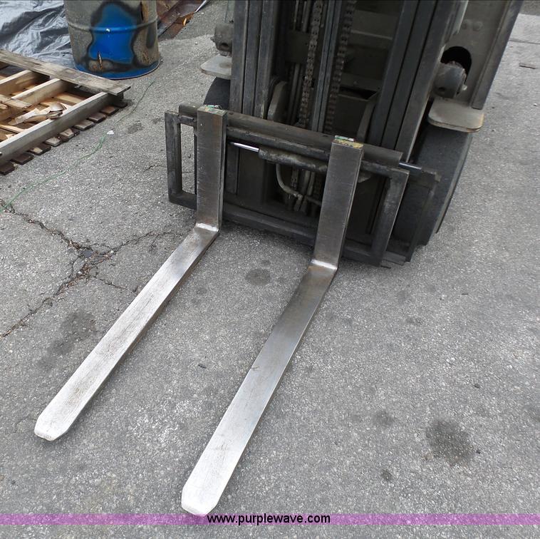 image for item L7026 Caterpillar GC25K forklift