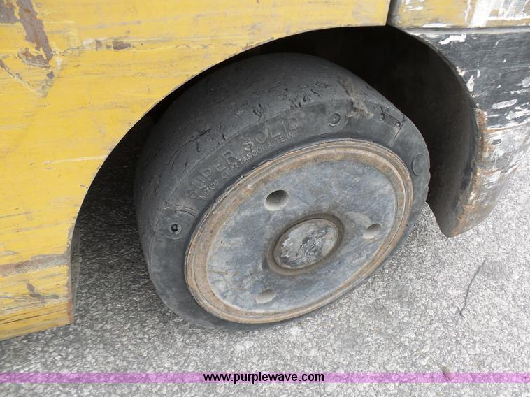 image for item L7026 Caterpillar GC25K forklift