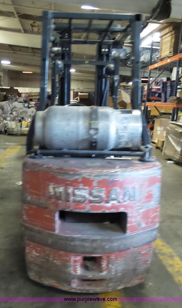 image for item L7027 Nissan 50 forklift