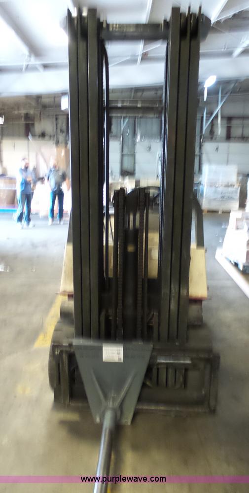image for item L7027 Nissan 50 forklift
