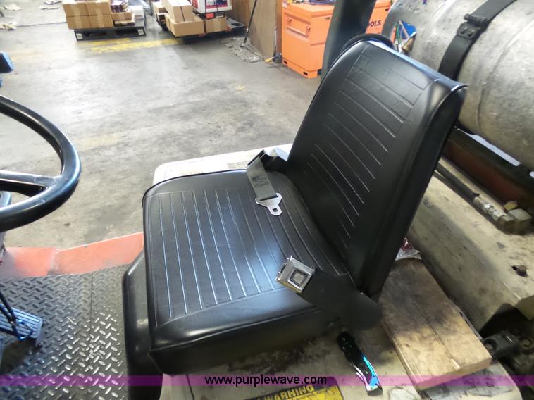 image for item L7027 Nissan 50 forklift