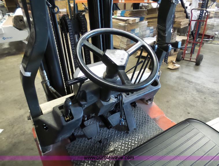 image for item L7027 Nissan 50 forklift