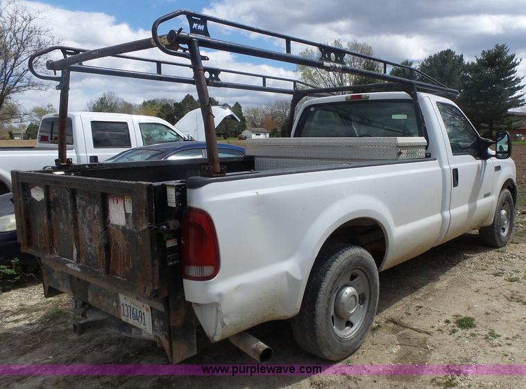 image for item L7222 2006 Ford F250 Super Duty pickup truck