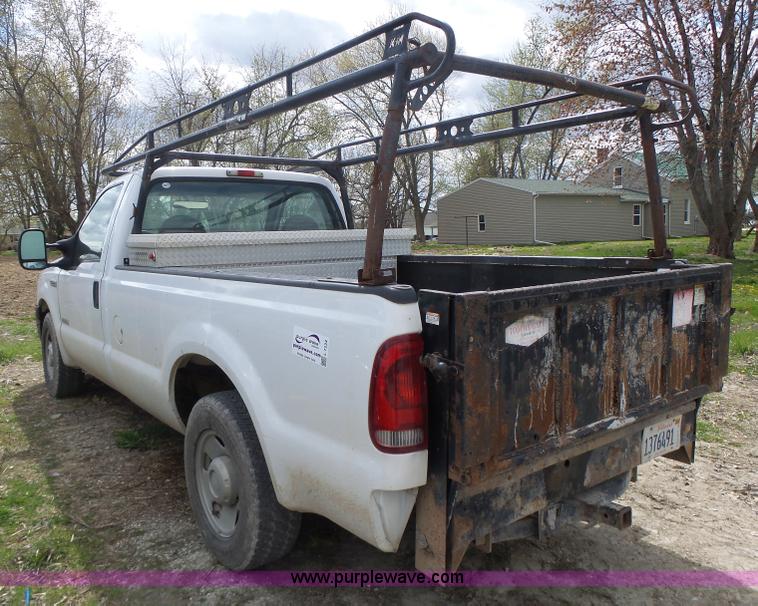 image for item L7222 2006 Ford F250 Super Duty pickup truck