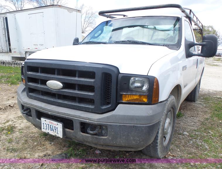 image for item L7222 2006 Ford F250 Super Duty pickup truck