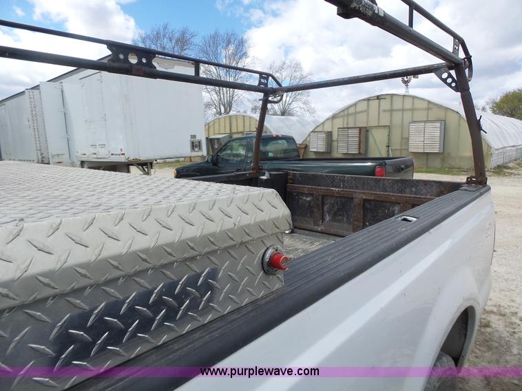 image for item L7222 2006 Ford F250 Super Duty pickup truck