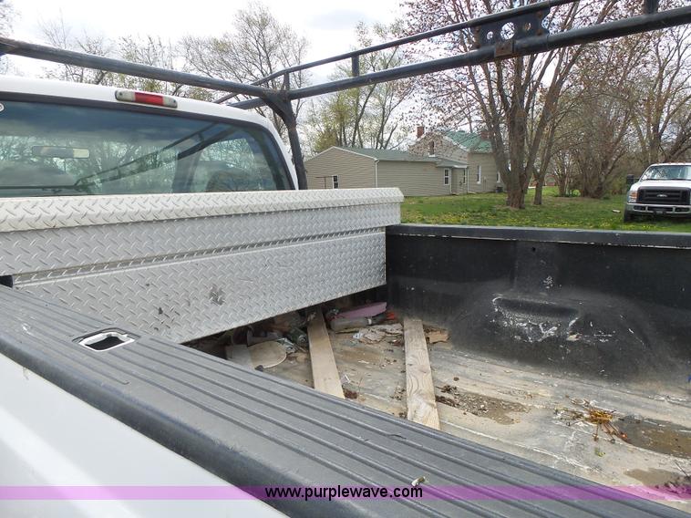 image for item L7222 2006 Ford F250 Super Duty pickup truck