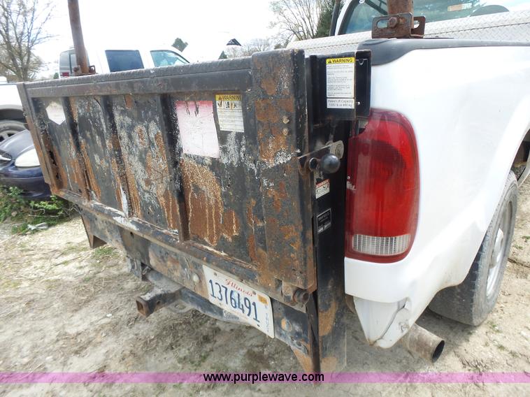 image for item L7222 2006 Ford F250 Super Duty pickup truck