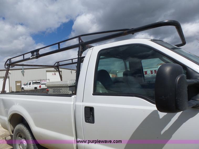 image for item L7222 2006 Ford F250 Super Duty pickup truck