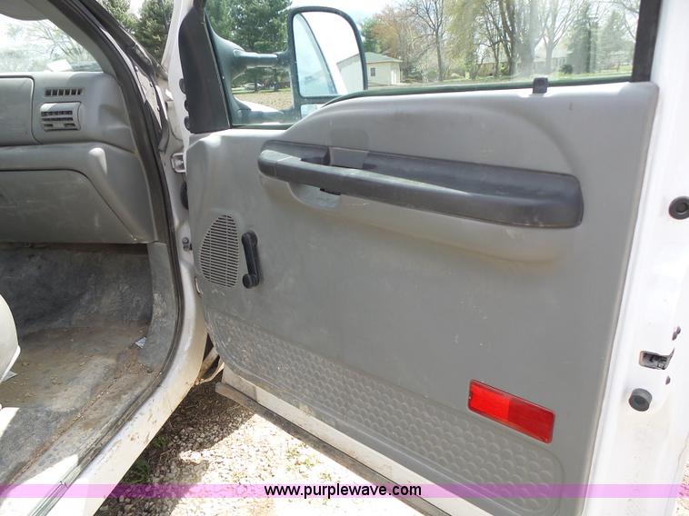 image for item L7222 2006 Ford F250 Super Duty pickup truck