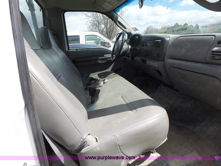 image for item L7222 2006 Ford F250 Super Duty pickup truck