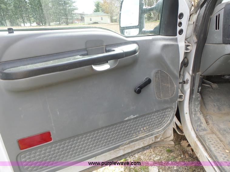 image for item L7222 2006 Ford F250 Super Duty pickup truck