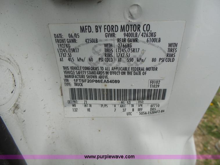 image for item L7222 2006 Ford F250 Super Duty pickup truck