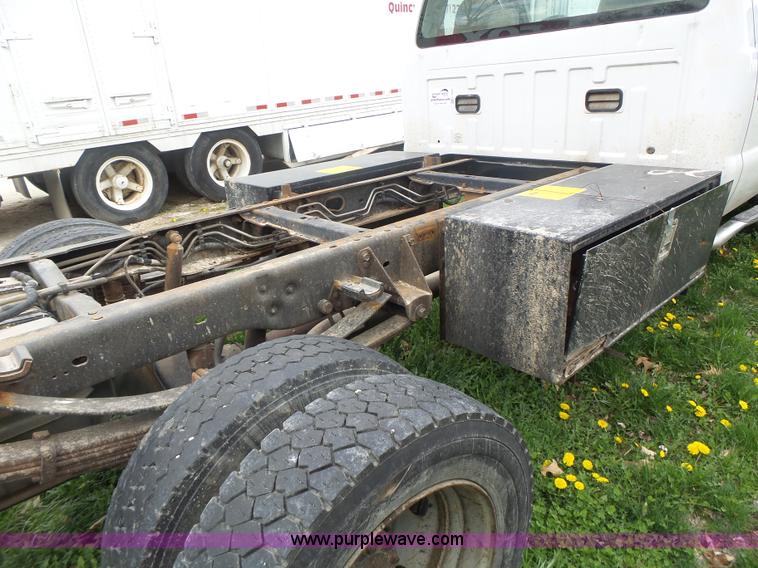 image for item L7223 2008 Ford F450 Super Duty truck cab and chassis
