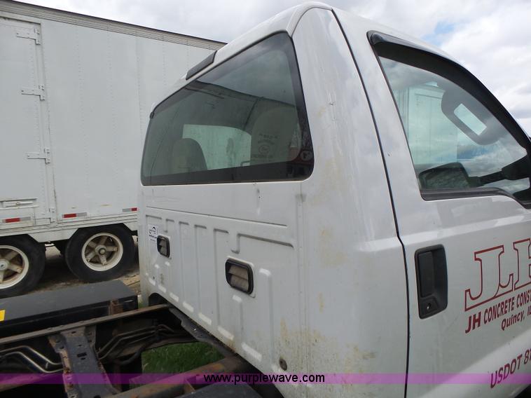image for item L7223 2008 Ford F450 Super Duty truck cab and chassis