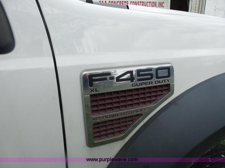 image for item L7223 2008 Ford F450 Super Duty truck cab and chassis