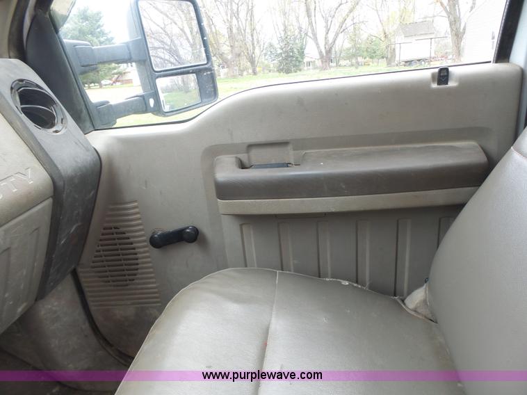 image for item L7223 2008 Ford F450 Super Duty truck cab and chassis