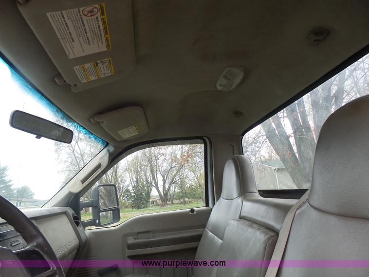 image for item L7223 2008 Ford F450 Super Duty truck cab and chassis