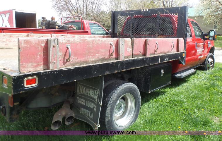 image for item L7224 2008 Ford F350 Super Duty Crew Cab flatbed pickup truck
