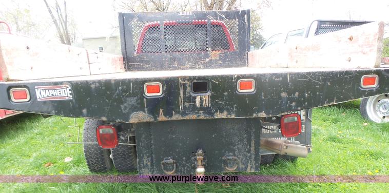 image for item L7224 2008 Ford F350 Super Duty Crew Cab flatbed pickup truck