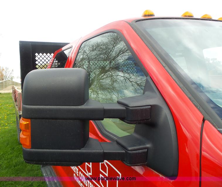 image for item L7224 2008 Ford F350 Super Duty Crew Cab flatbed pickup truck