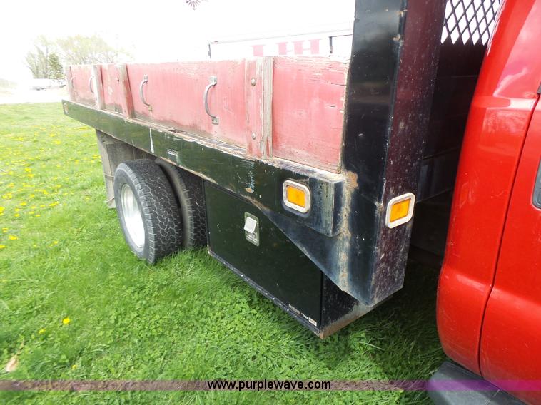 image for item L7224 2008 Ford F350 Super Duty Crew Cab flatbed pickup truck