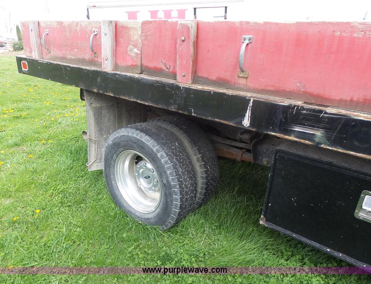 image for item L7224 2008 Ford F350 Super Duty Crew Cab flatbed pickup truck