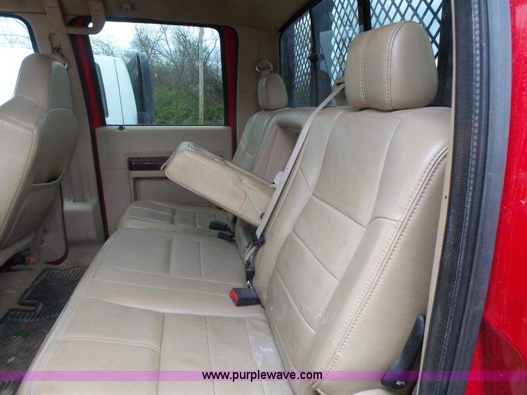 image for item L7224 2008 Ford F350 Super Duty Crew Cab flatbed pickup truck