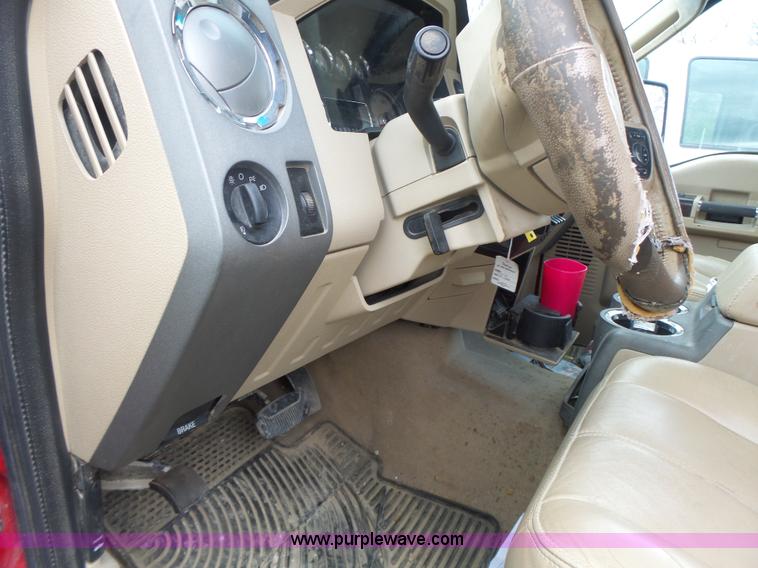 image for item L7224 2008 Ford F350 Super Duty Crew Cab flatbed pickup truck