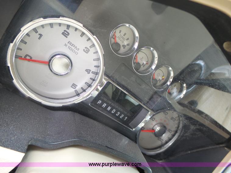 image for item L7224 2008 Ford F350 Super Duty Crew Cab flatbed pickup truck