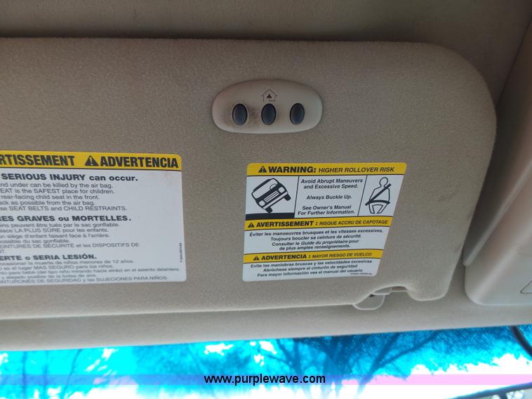 image for item L7224 2008 Ford F350 Super Duty Crew Cab flatbed pickup truck