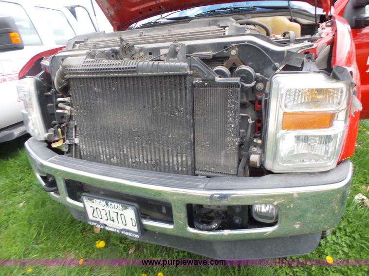 image for item L7224 2008 Ford F350 Super Duty Crew Cab flatbed pickup truck