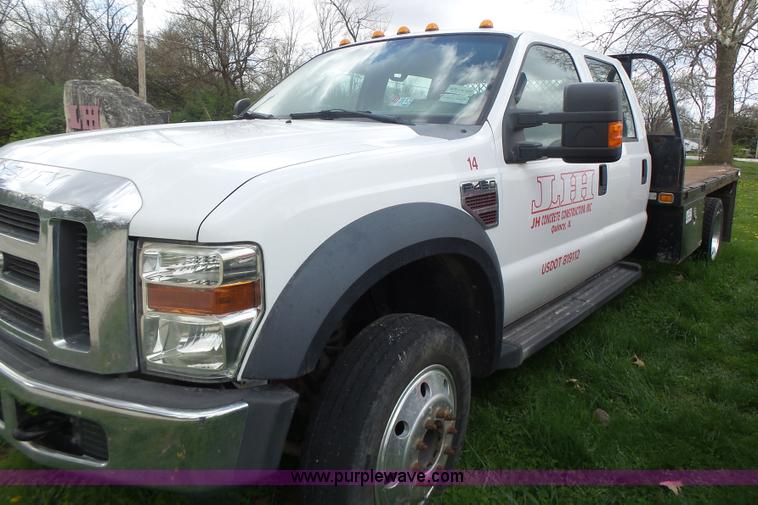 image for item L7225 2008 Ford F450 Super Duty Crew Cab flatbed truck