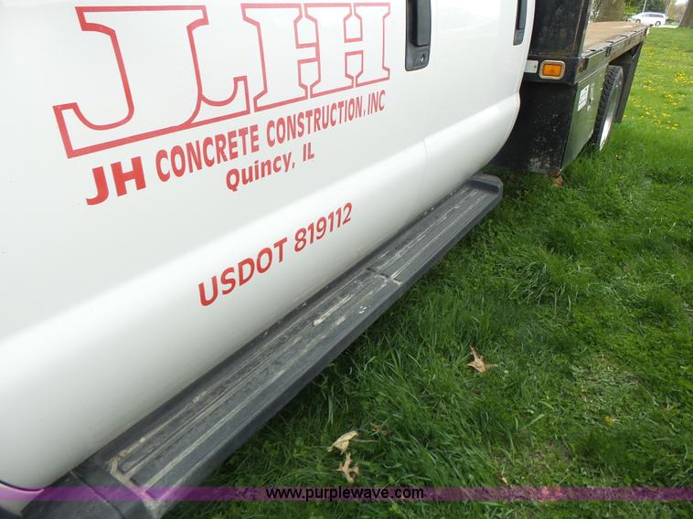 image for item L7225 2008 Ford F450 Super Duty Crew Cab flatbed truck