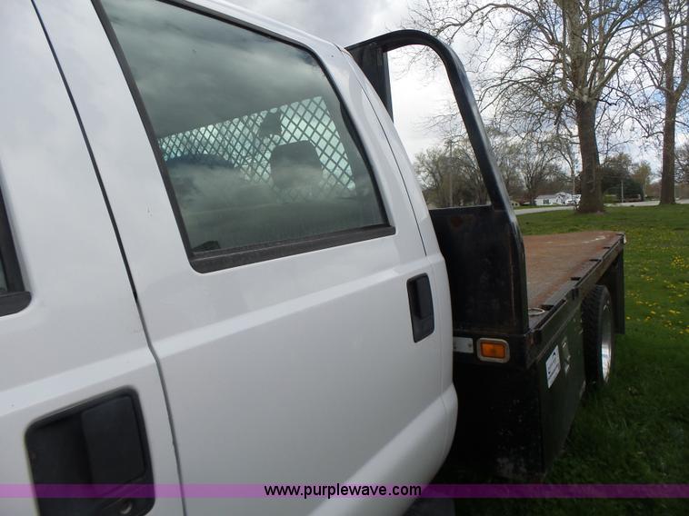 image for item L7225 2008 Ford F450 Super Duty Crew Cab flatbed truck