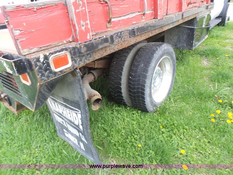 image for item L7225 2008 Ford F450 Super Duty Crew Cab flatbed truck