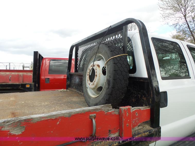 image for item L7225 2008 Ford F450 Super Duty Crew Cab flatbed truck