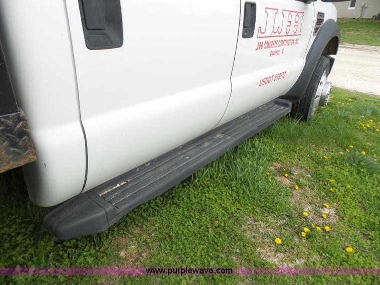 image for item L7225 2008 Ford F450 Super Duty Crew Cab flatbed truck