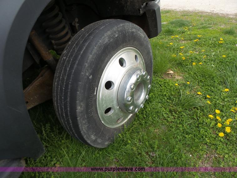 image for item L7225 2008 Ford F450 Super Duty Crew Cab flatbed truck