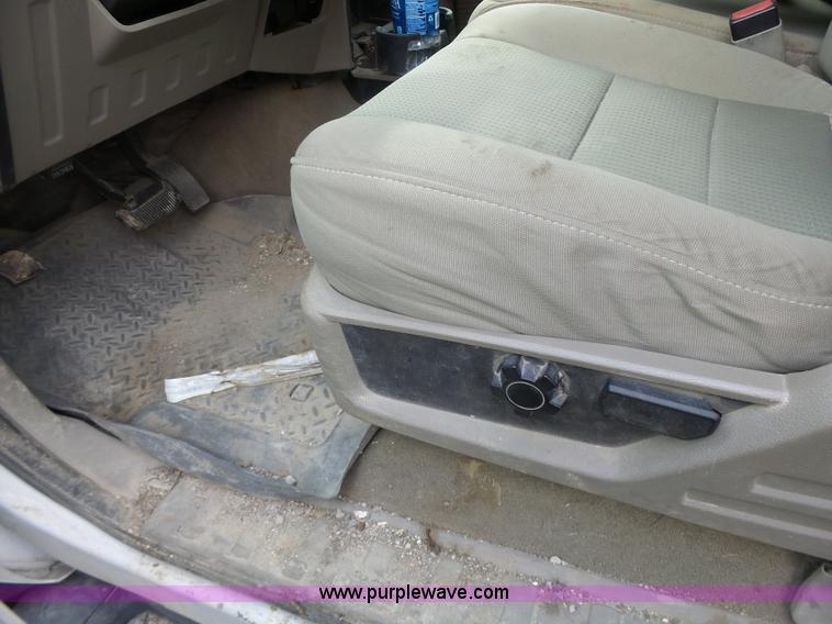 image for item L7225 2008 Ford F450 Super Duty Crew Cab flatbed truck