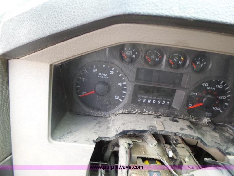 image for item L7225 2008 Ford F450 Super Duty Crew Cab flatbed truck