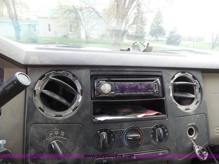 image for item L7225 2008 Ford F450 Super Duty Crew Cab flatbed truck