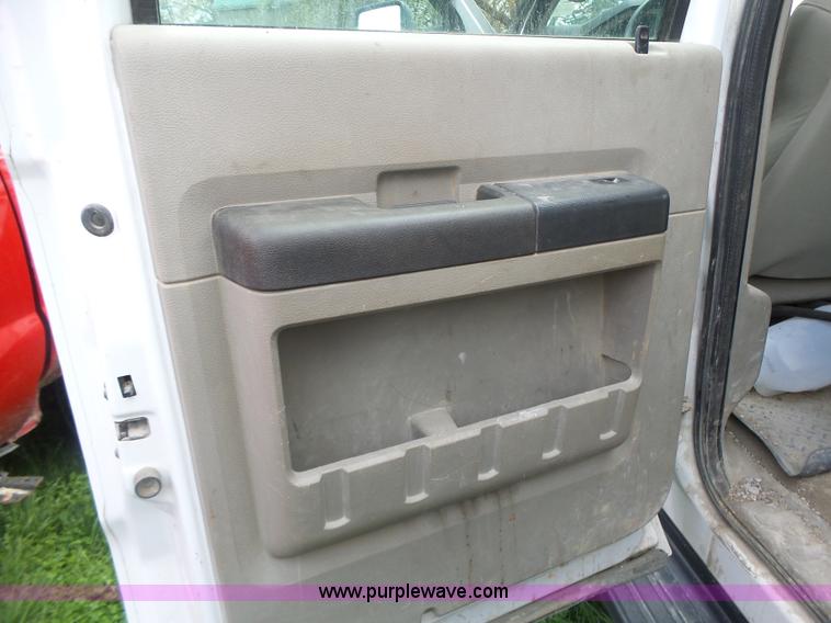 image for item L7225 2008 Ford F450 Super Duty Crew Cab flatbed truck